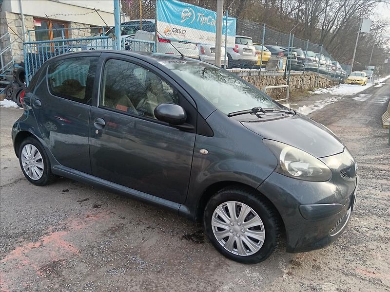Toyota Aygo 1,0 VVTi  Cool - fotka 14 z 19