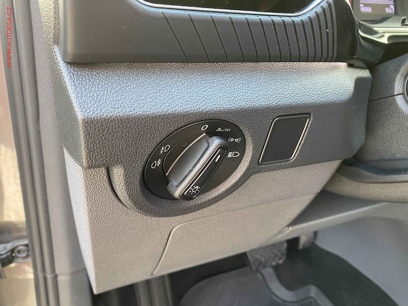 Volkswagen T-Cross (2021) 1.0 TSi, 2.maj,ČR, Style - fotka 14 z 18