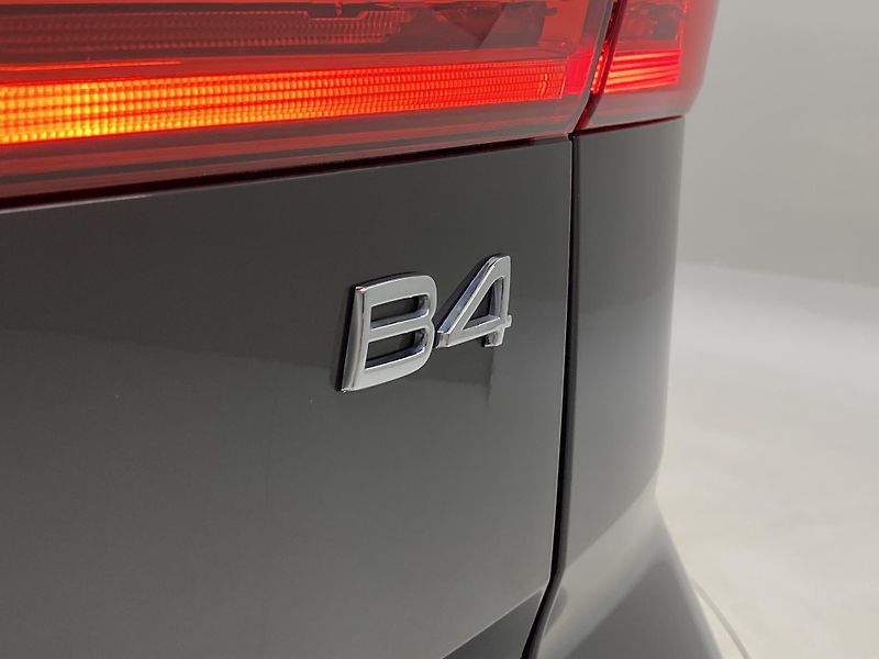 Volvo XC60 B4 CORE AUT CZ - fotka 35 z 45