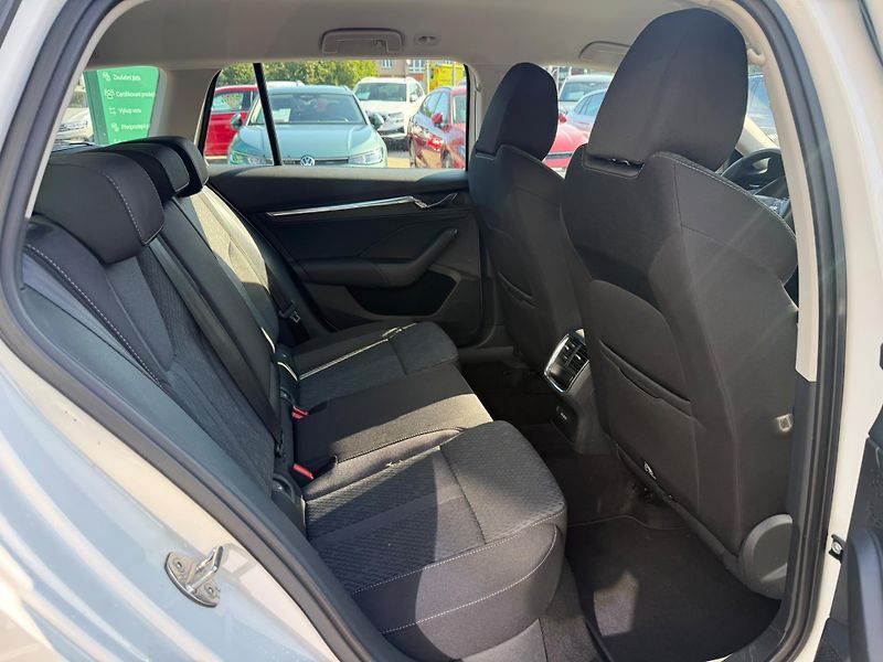 Škoda Octavia Style 2.0 TDI 110kW DSG Combi - fotka 22 z 25