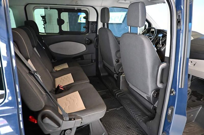 Ford Tourneo Custom (2014) 2.2 L1H1 8 Míst klima kamera 1 - fotka 9 z 30
