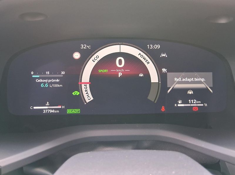 Toyota Camry EXECUTIVE 2.5 Hyb. 169 kW - fotka 12 z 40
