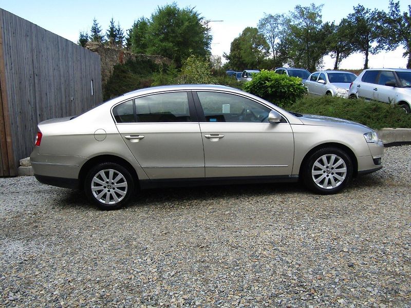 Volkswagen Passat (2008) 2.0 TDI 103kW - fotka 9 z 36