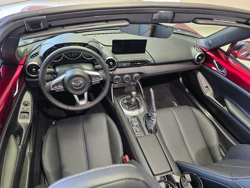 Mazda MX-5 (2025) ST 1.5L G132 6MT EXCLUSIVE-LIN - fotka 5 z 6