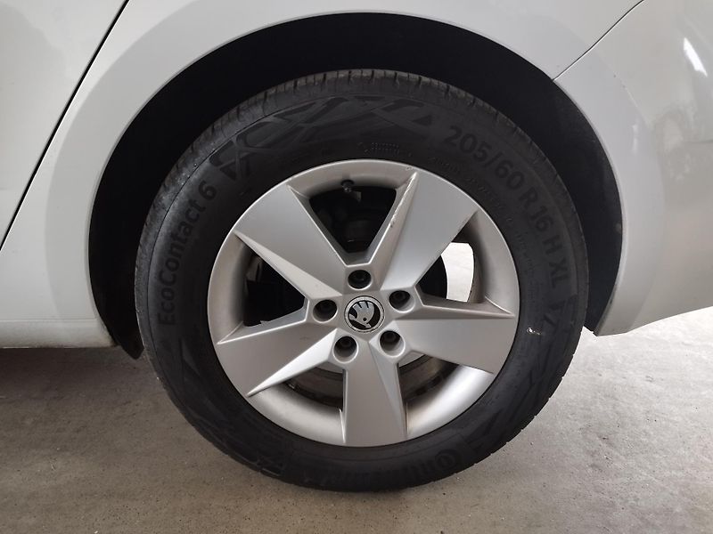 Škoda Octavia (2017) 1,6TDI,85KW,KLIMA,ALU - fotka 8 z 25