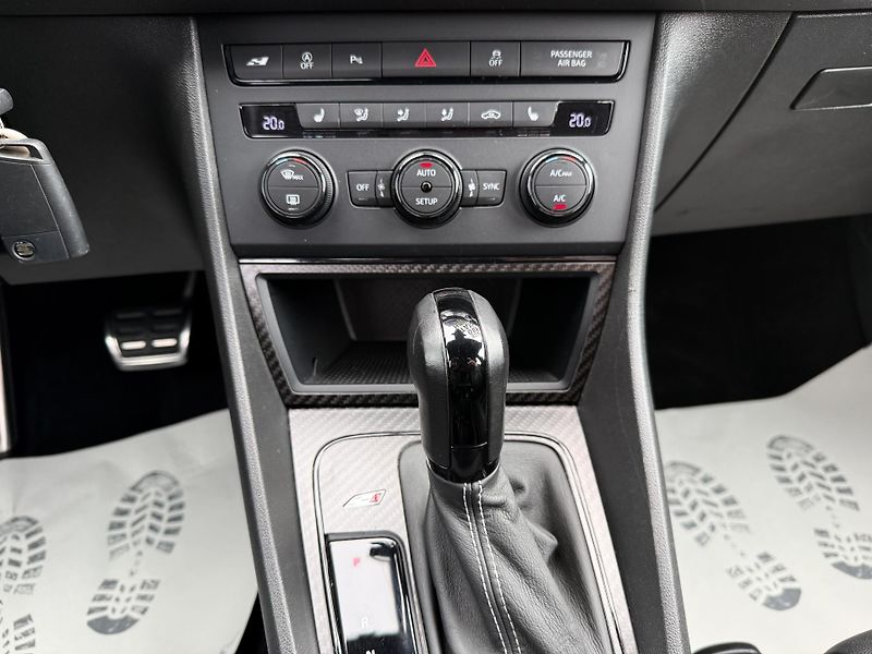 Seat Leon 2,0 ST Cupra 206kW Automat - fotka 33 z 50