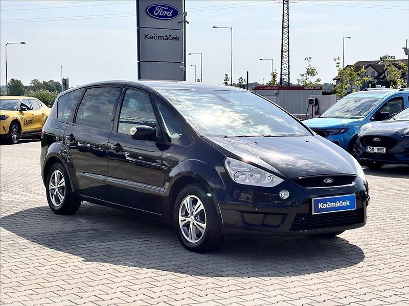 Ford S-MAX 2,0 TDCi 103kW Titanium 7 MÍST - fotka 7 z 24