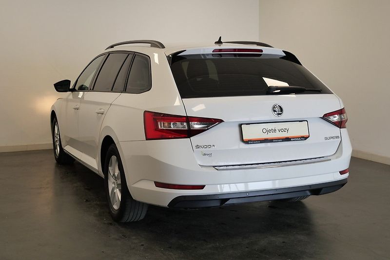 Škoda Superb - fotka 7 z 24