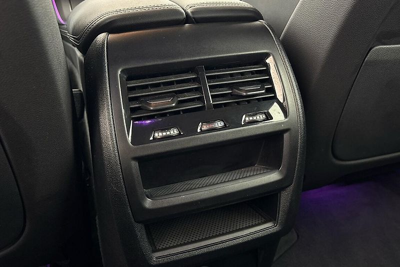 BMW X5 xDrive40i - fotka 23 z 27