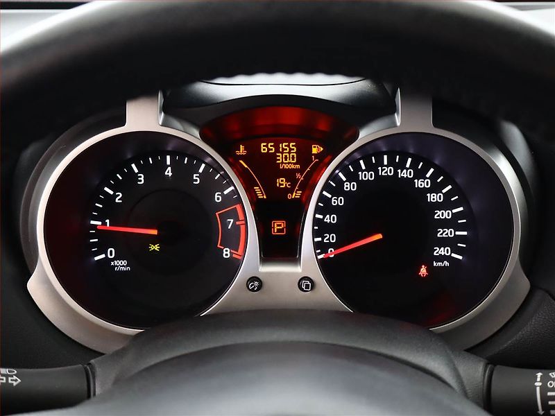 Nissan Juke (2011) 1.6 i, Automat, Serv.kniha - fotka 9 z 15