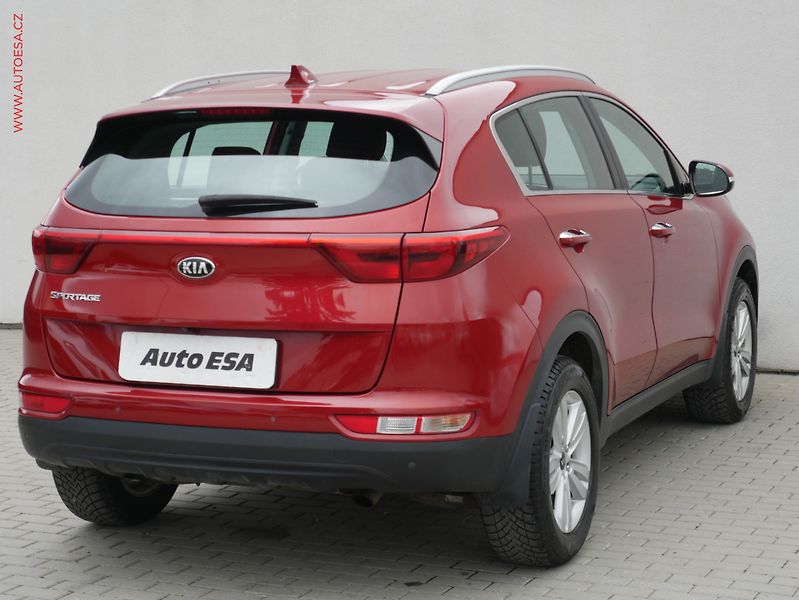 Kia Sportage (2016) 1.6 GDi, ČR, Active, navi - fotka 4 z 22