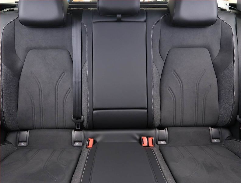 Volkswagen Golf (2025) Life 1.5 TSI - fotka 10 z 25