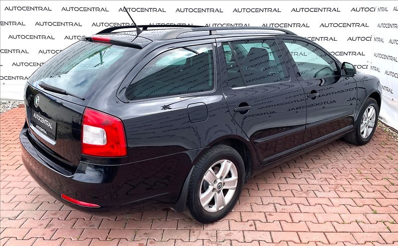 Škoda Octavia 1,2 TSi,77kW,STK 9/28,serv.kn. - fotka 4 z 20