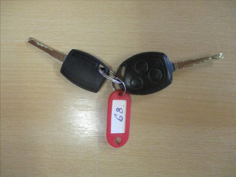 Ford Fiesta 1,3 i, klimatizace, - fotka 21 z 21