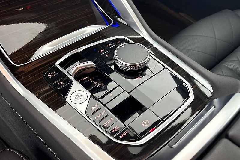 BMW X6 xDrive40d - fotka 19 z 22