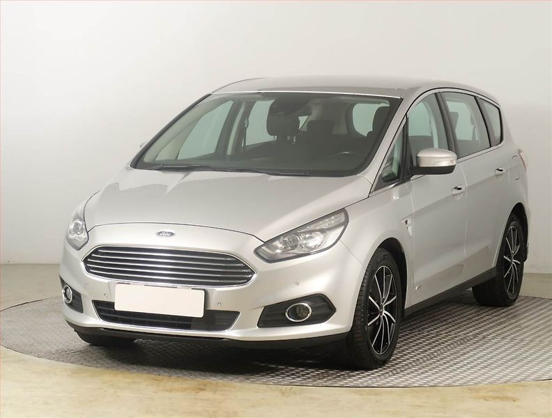 Ford S-MAX (2019) 2.0 EcoBlue, 4X4, Automat - fotka 2 z 19