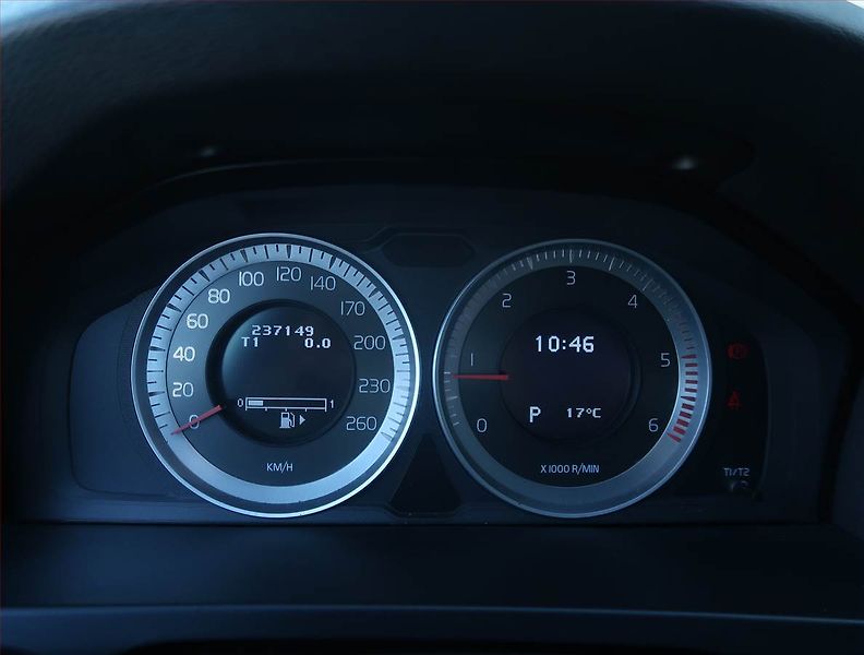 Volvo V60 (2011) D3 2.0, Automat, Navi - fotka 11 z 22