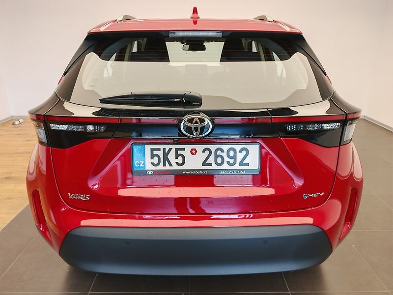 Toyota Yaris Cross 1.5 Hybrid eCVT Comfort 4x2 - fotka 4 z 28