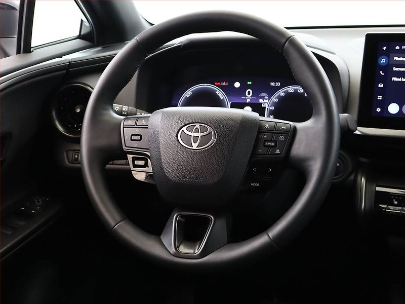 Toyota C-HR (2024) 1.8 Hybrid - fotka 14 z 21