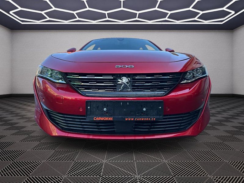Peugeot 508 (2021) 1.6 133kw Hybrid - fotka 2 z 25