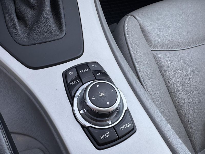 BMW Řada 3 330D, 180 kW, xDrive, kombi - fotka 12 z 25