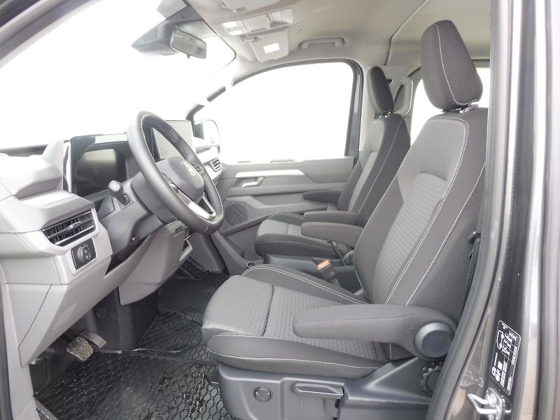Volkswagen Caravelle (2025) Life DR 2,0 TDI 110kW 8AT - fotka 7 z 29