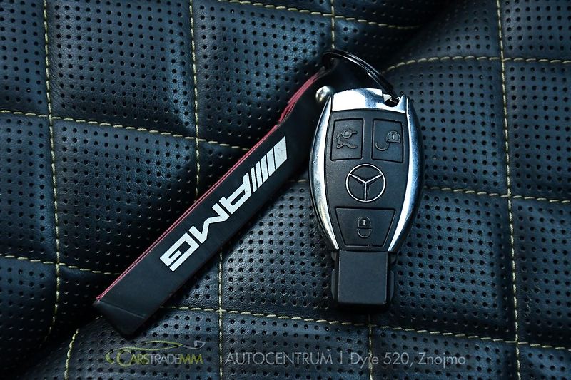 Mercedes-Benz Třídy C C63 AMG - fotka 31 z 47