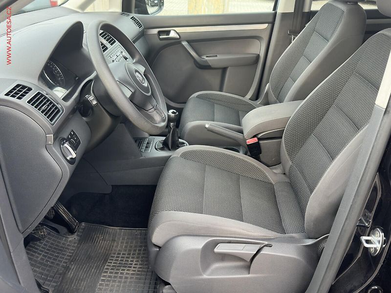 Volkswagen Touran (2011) 1.6TDi, AAC, TZ - fotka 9 z 18