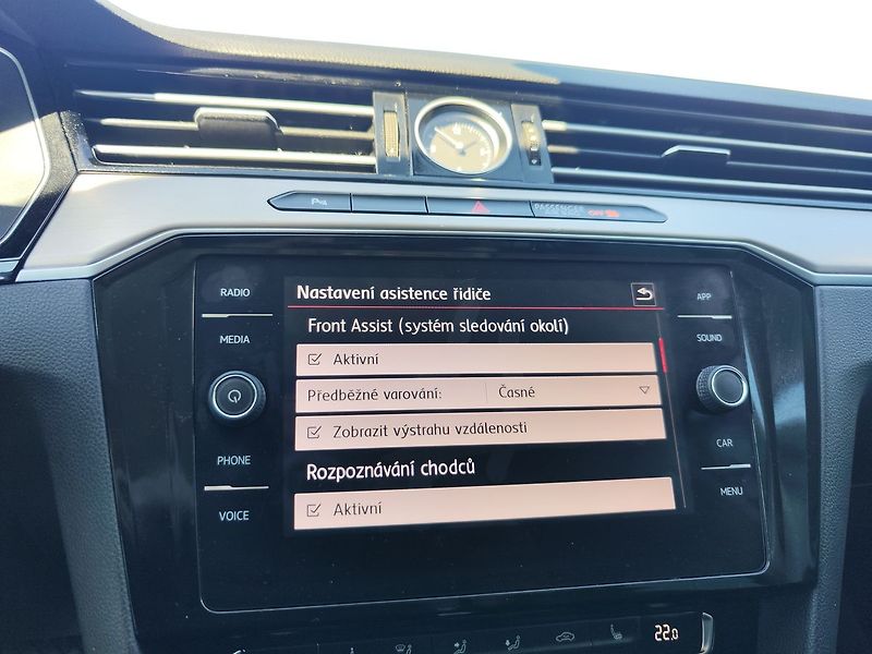 Volkswagen Passat 2.0 TDi/110kW Highline DSG ČR - fotka 23 z 37