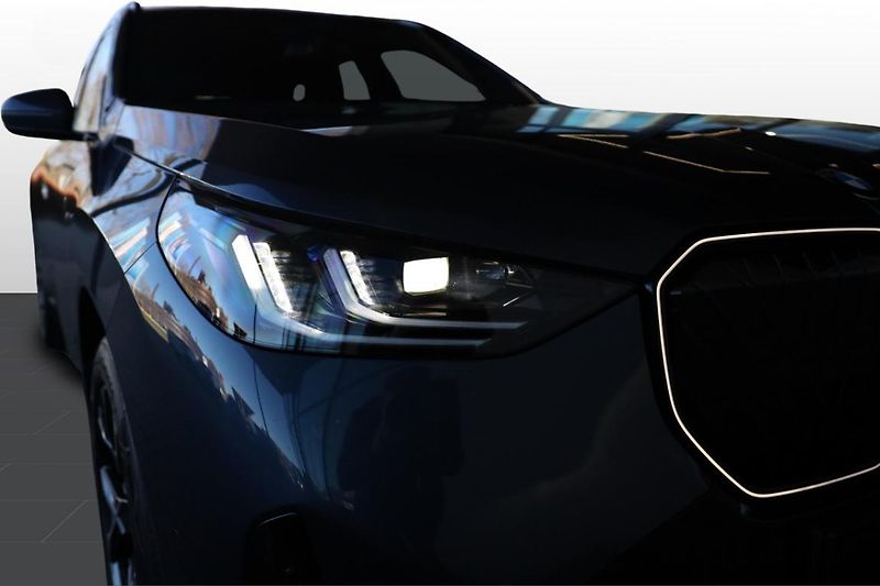 BMW X3 xDrive 40d - fotka 18 z 27