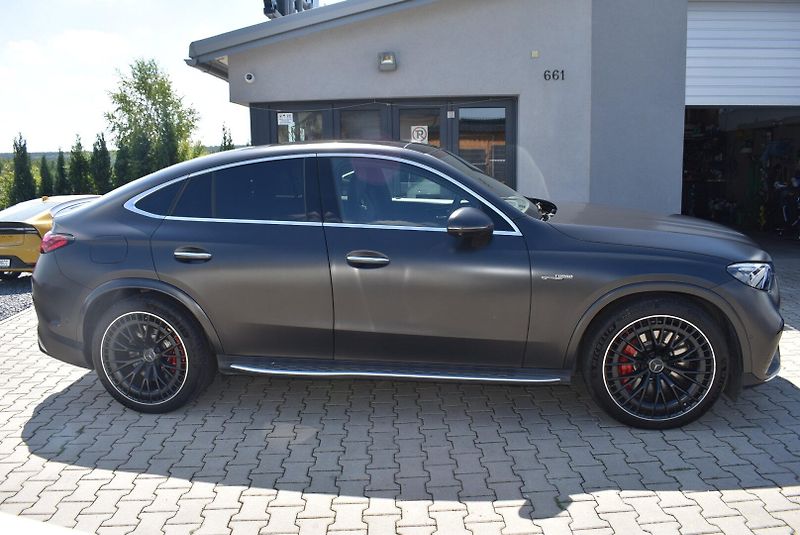 Mercedes-Benz GLC AMG 63Se Performence Kupé - fotka 5 z 32