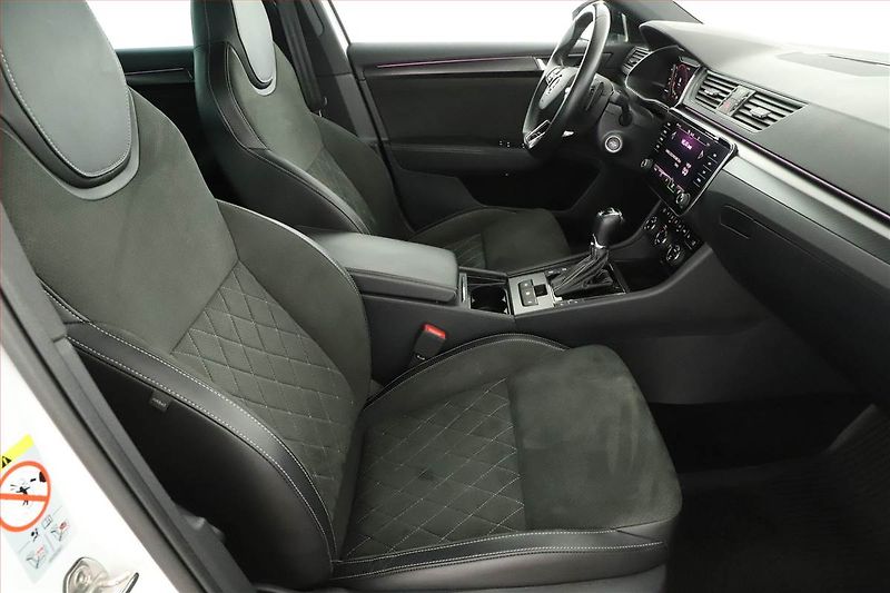 Škoda Superb (2024) Sportline 2.0 TDI - fotka 7 z 26