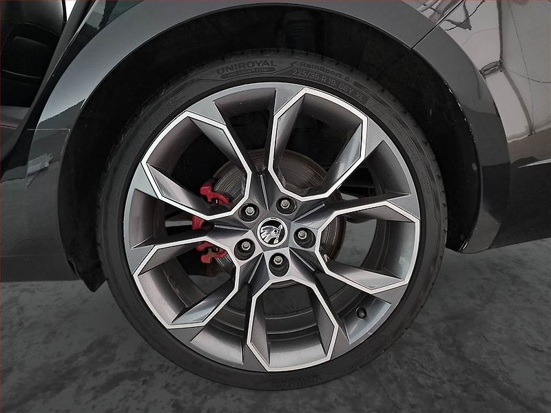 Škoda Octavia (2016) RS 2.0 TSI, Automat - fotka 15 z 23