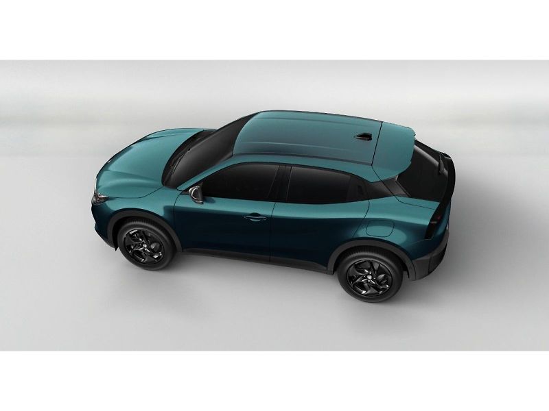 Alfa Romeo Junior (2026) Ibrida 1.2 Turbo Hybrid 145k * - fotka 3 z 6
