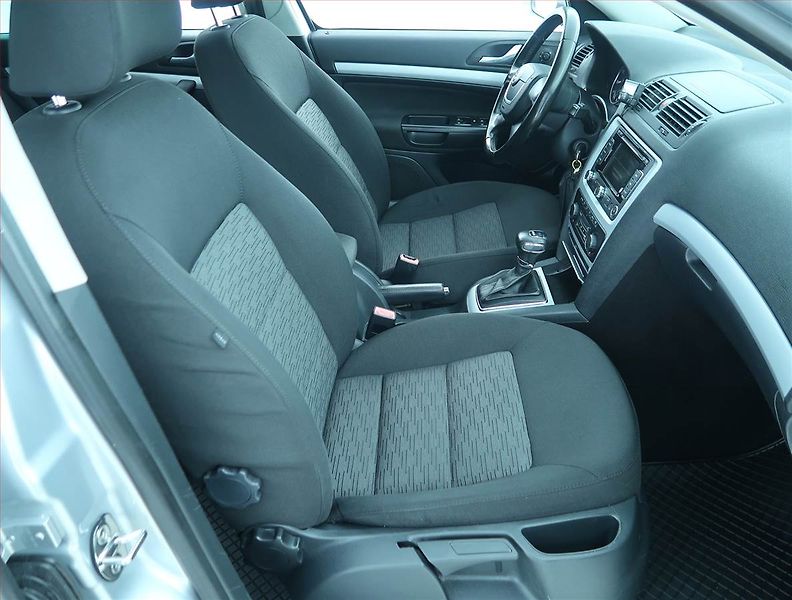 Škoda Octavia (2010) 1.2 TSI, Automat, Serv.kniha - fotka 9 z 17