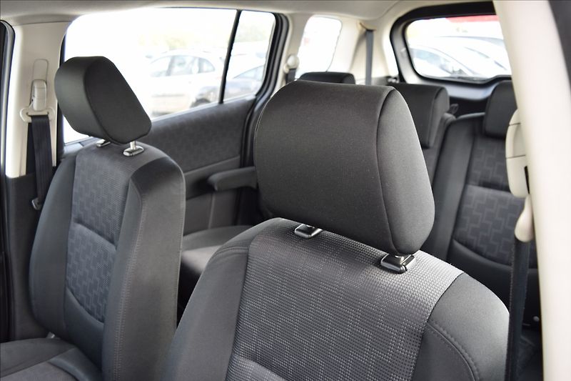 Mazda 5 1,8 i(MZR) 85KW 7 MÍST TAŽNÉ - fotka 22 z 40