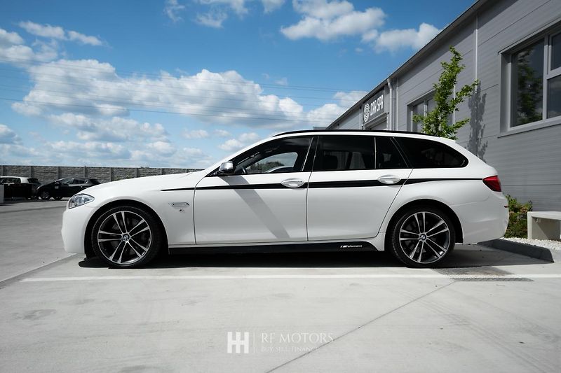 BMW Řada 5 (2013) M550d xDrive 280kW Touring - fotka 6 z 51