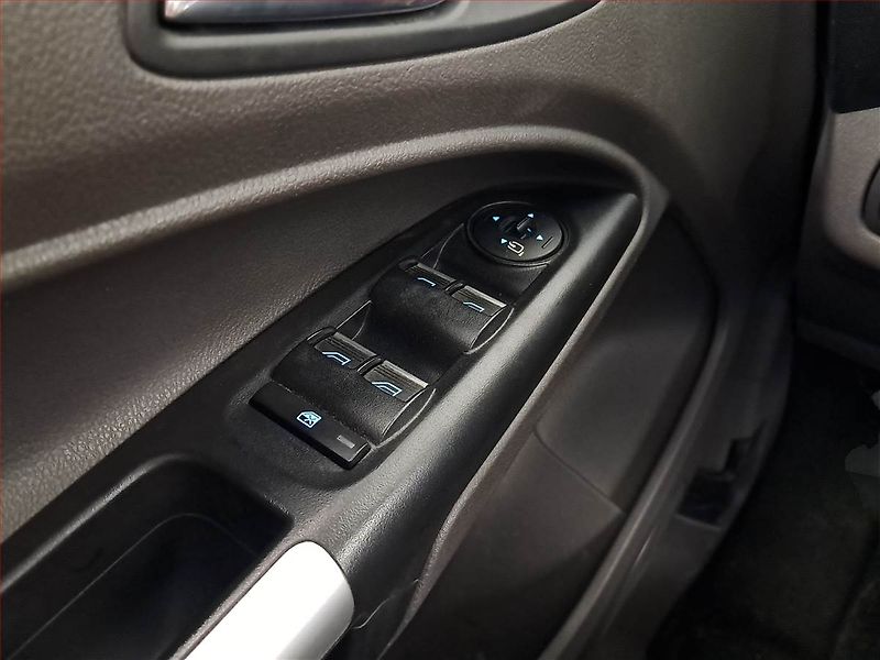 Ford Tourneo Connect (2019) Titanium 1.5 TDCi, 5Míst, ČR - fotka 17 z 20