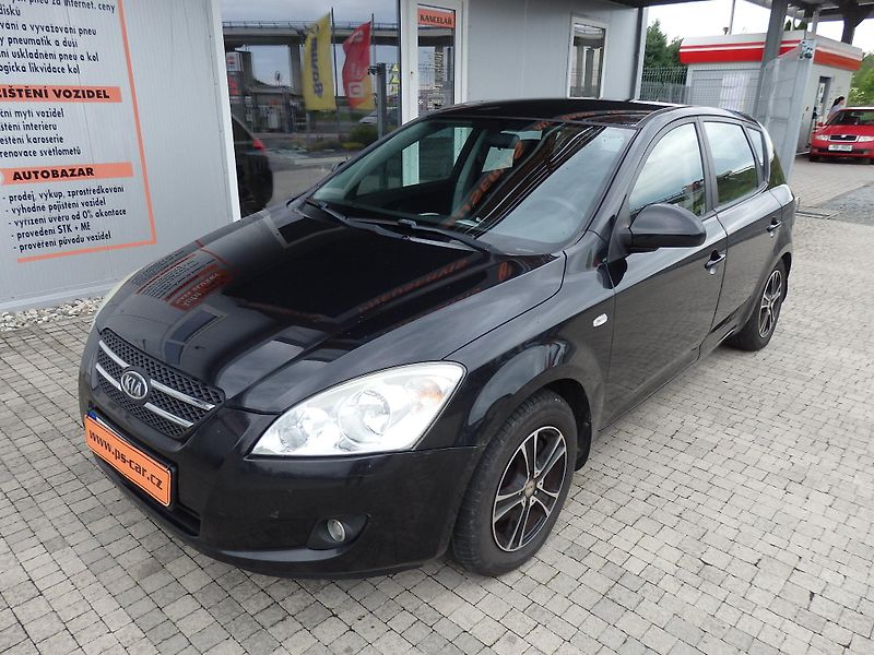 Kia Ceed 1.6 CRDI 10x AIRBAG, ZÁVĚS - fotka 2 z 16