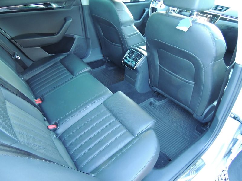 Škoda Superb (2017) 2.0TDi,140kw,L&K,ČR - fotka 51 z 66