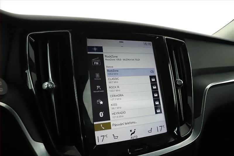 Volvo V60 (2020) D3 2.0, Kůže, Navi, Tempomat - fotka 10 z 16