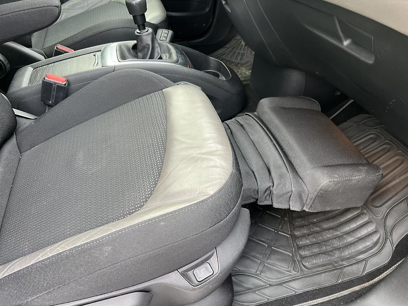 Citroën Grand C4 Picasso 2.0HDi 7MÍST KAMERA KLIMA ČR - fotka 39 z 49
