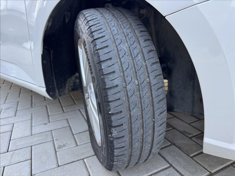 Škoda Fabia 1,0 TSI DPH tažné 1maj původČR - fotka 47 z 50