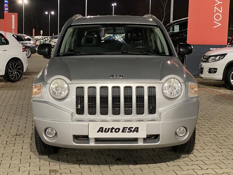 Jeep Compass (2007) 2.0CRDi 4x4, 1.maj, AC - fotka 2 z 15