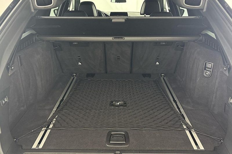 BMW Řada 5 530d xDrive - fotka 27 z 27