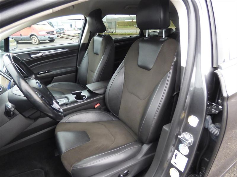 Ford Mondeo 2,0 EcoBlue,140kW,Navi,Keyless - fotka 15 z 58