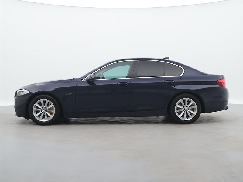 BMW Řada 5 3,0 535i 225kW Aut.klima Kůže - fotka 4 z 41