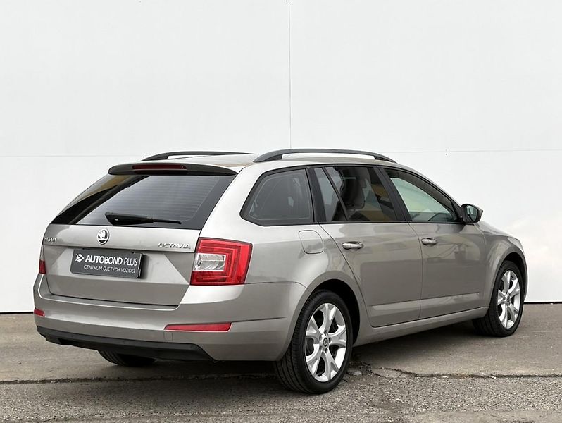 Škoda Octavia 1.6 TDI / 77 kW Ambition - fotka 2 z 20