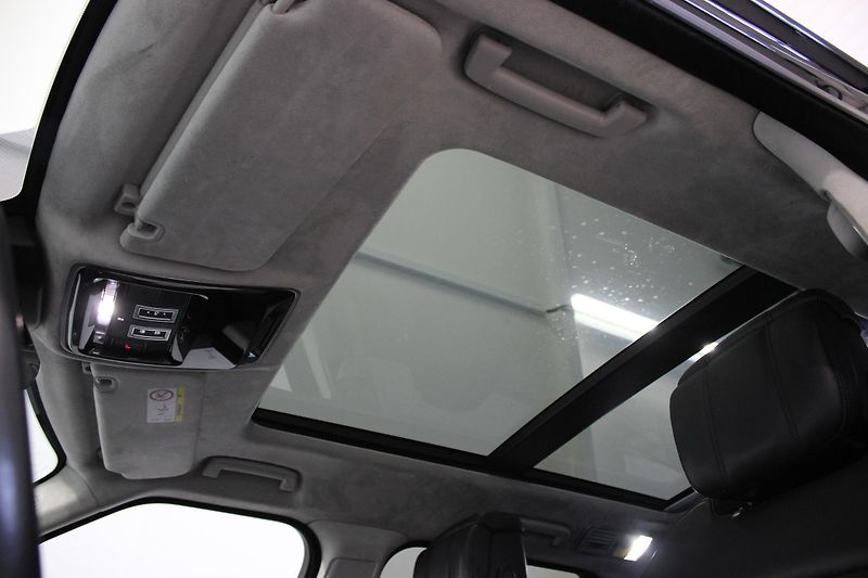 Land Rover Range Rover Sport 3,0 SDV6 AUTOBIGRAHPY DYNAMIC  - fotka 26 z 37