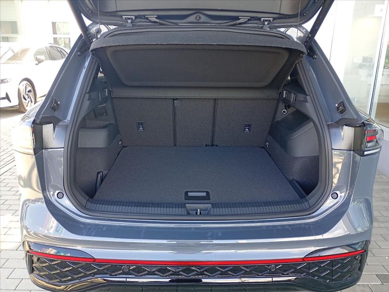 Volkswagen Tiguan (2026) 2,0 TDI 142kW 4MOT  R-Line Peo - fotka 9 z 19